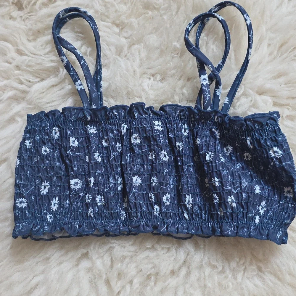 Nordstrom Kids Floral Smocked Crop‎ Swim / Bikini Top Size 8 BS136